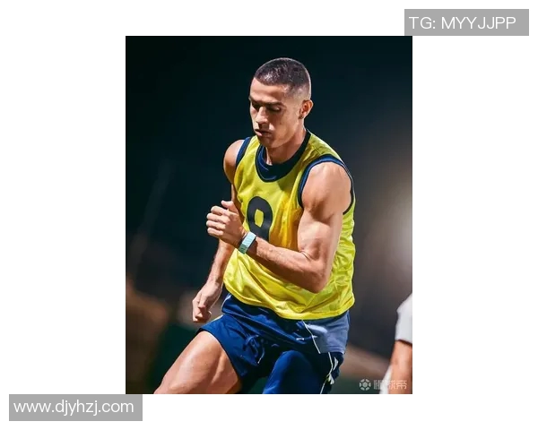 足球球星最新发型大比拼 展现个性魅力与时尚风潮 足球球星最新发型大比拼 展现个性魅力与时尚风潮