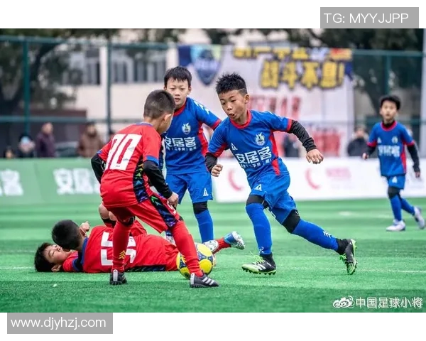 足球球星少年时期的成长轨迹和梦想启航之路