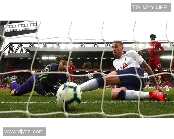 足球球星与篮球特技碰撞的极限对决,跨界竞技的精彩瞬间 足球球星与篮球特技碰撞的极限对决,跨界竞技的精彩瞬间